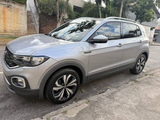 VOLKSWAGEN T-CROSS 1.4 250 TSI TOTAL FLEX HIGHLINE AUTOMÁTICO VOLKSWAGEN T-CROSS 1.4 250 TSI TOTAL FLEX HIGHLINE AUTOMÁTICO